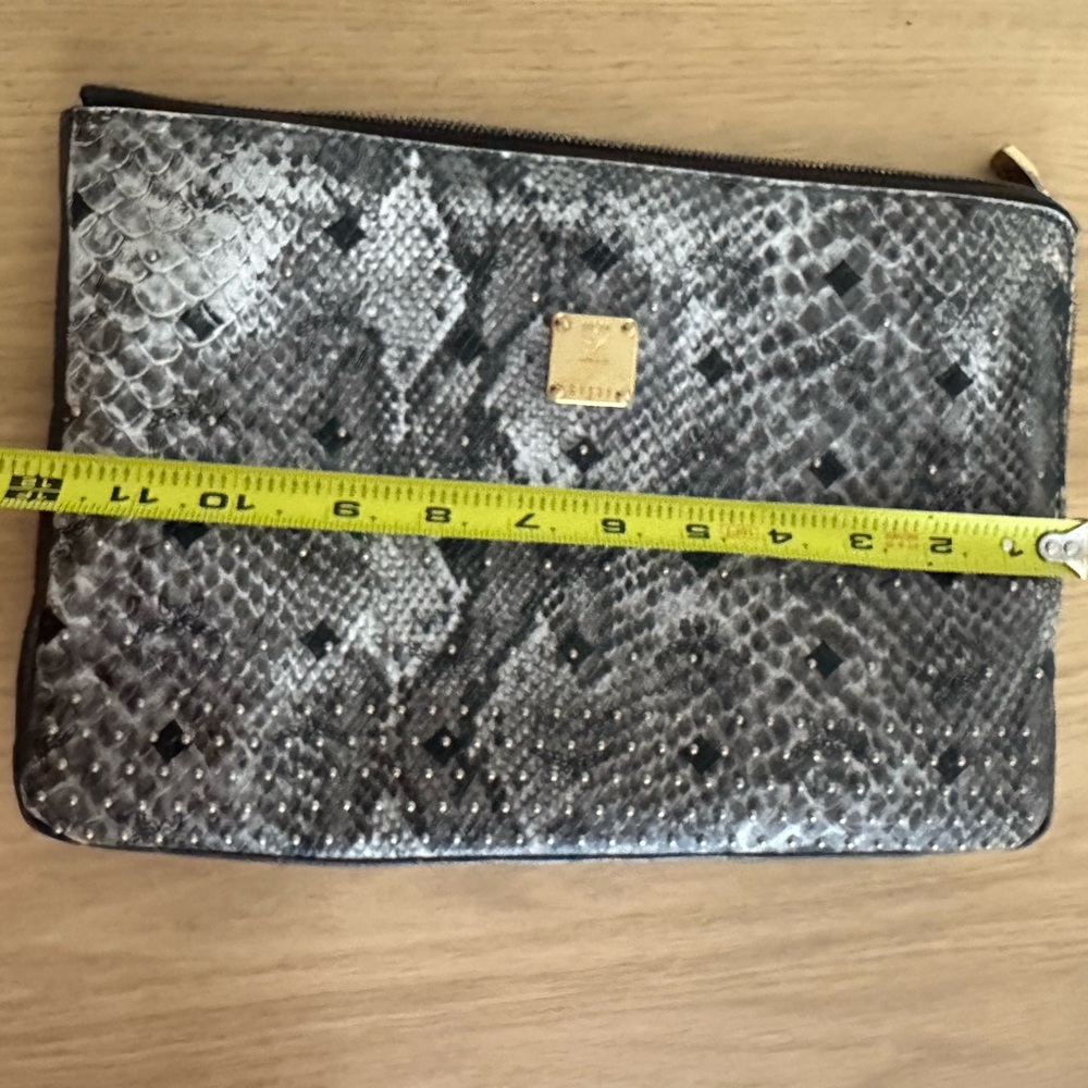MCM limited Pouch/crossbody without sling - Picture 6 of 13